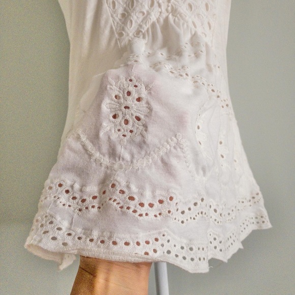 Gorgeous Dainty Eyelet Tank - Picture 4 of 6